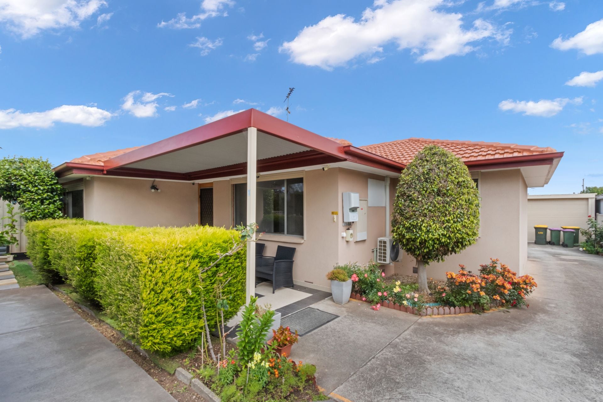 Single-Level Comfort With A Studio For A Bonus!