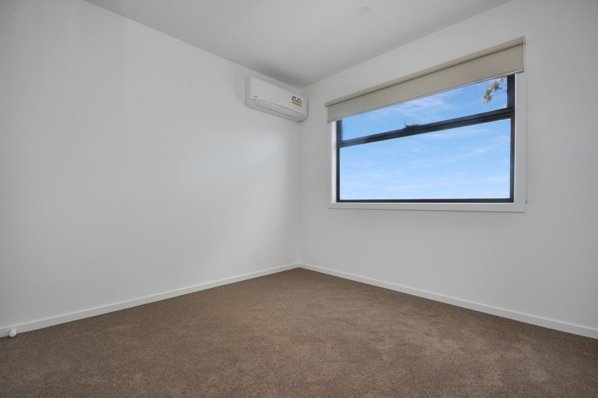 BRAND NEW LUXURY LIVING IN A PERFECT LOCATION