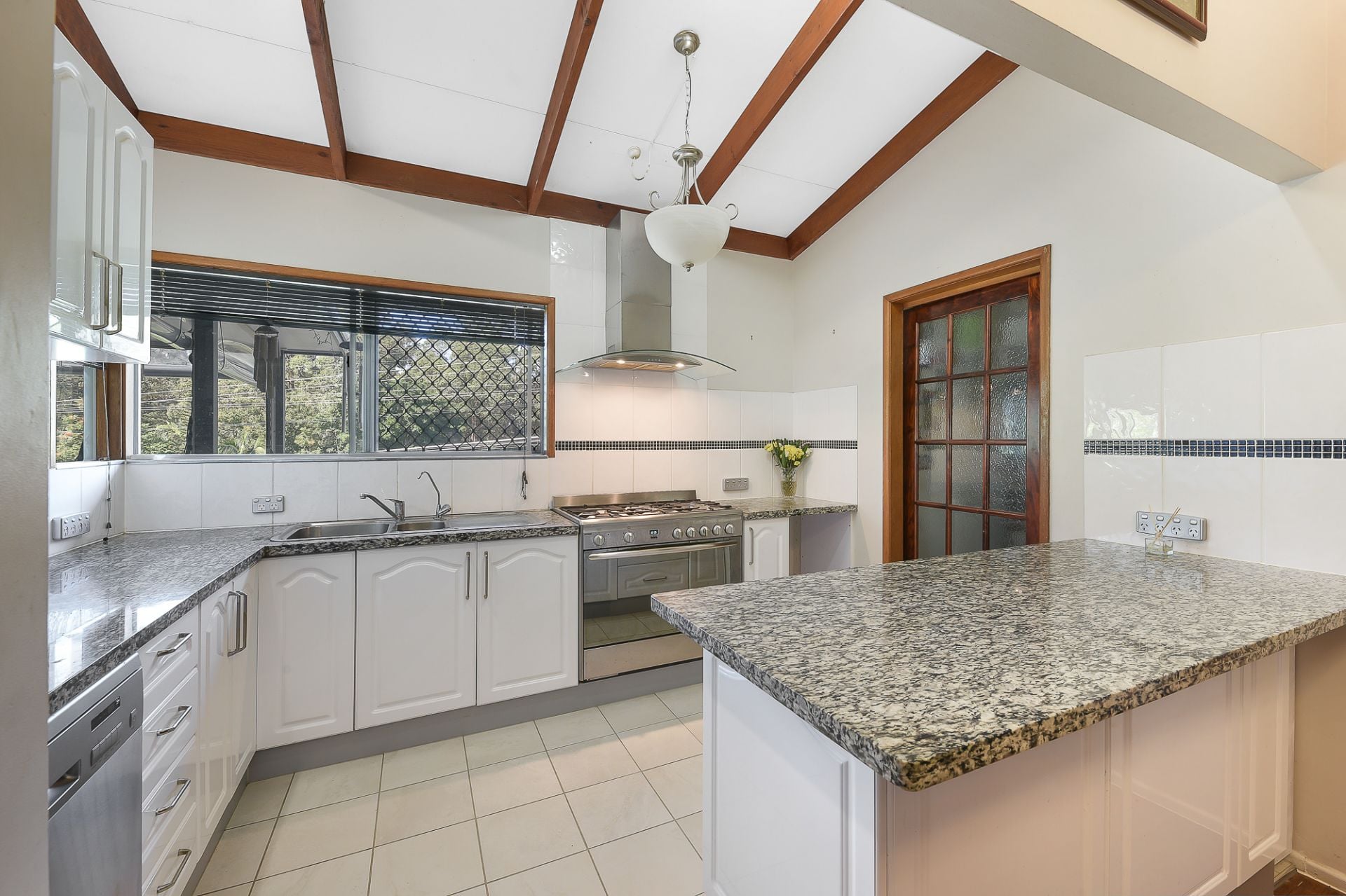 24 Spring Myrtle Avenue Nambour QLD, Nambour - Thumbnail 3