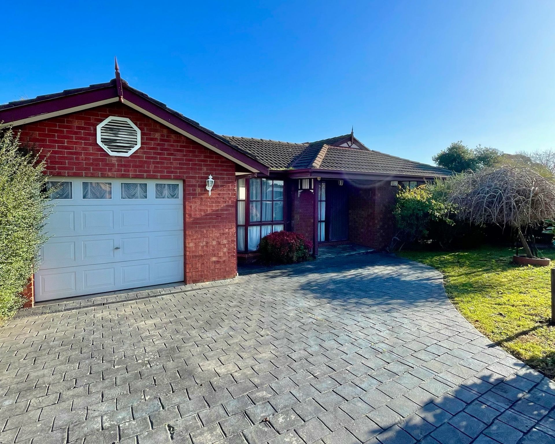 Well positioned home in a Great Location!!