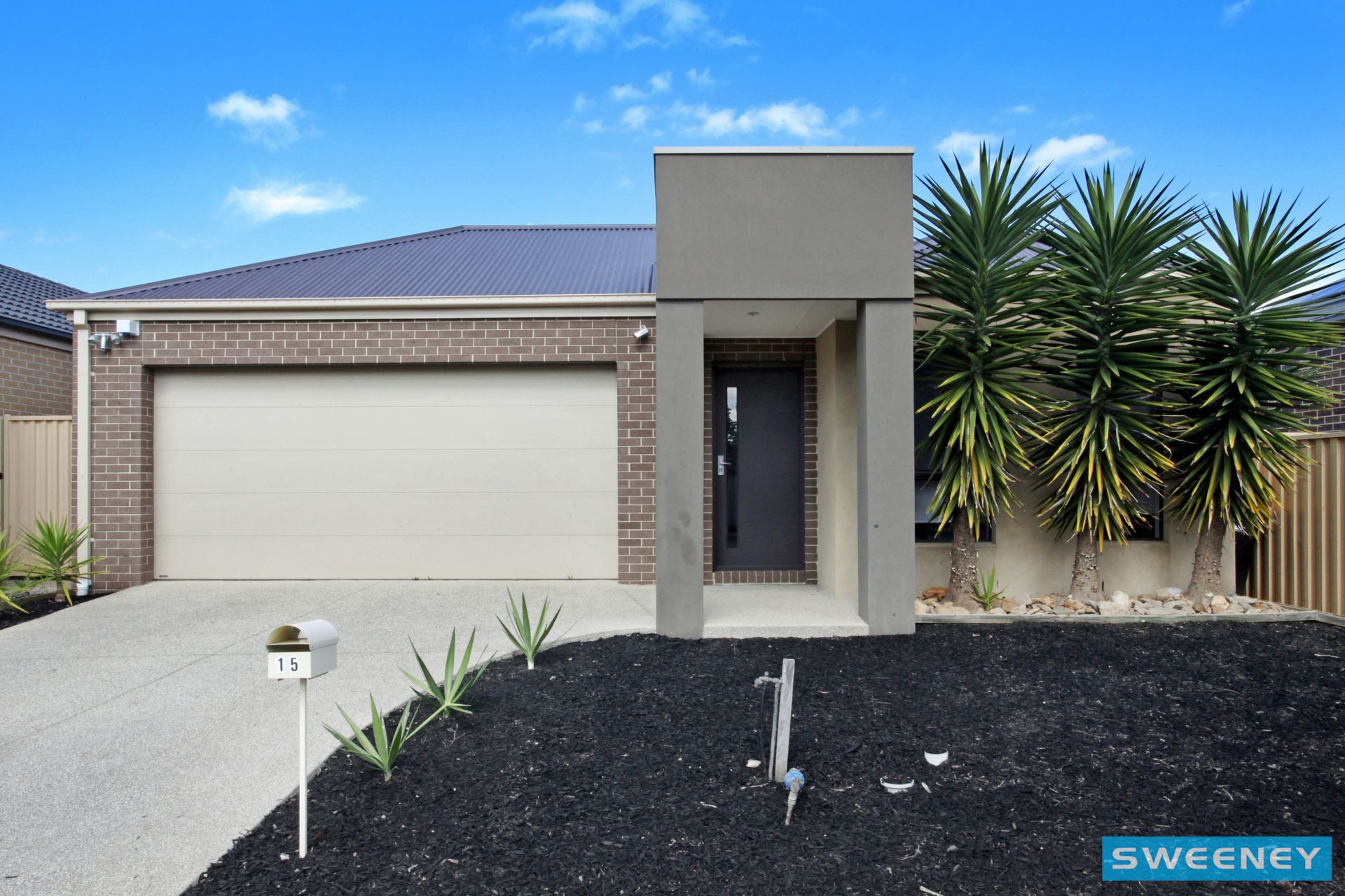 15 Blackshaws Place, Caroline Springs - Thumbnail 2
