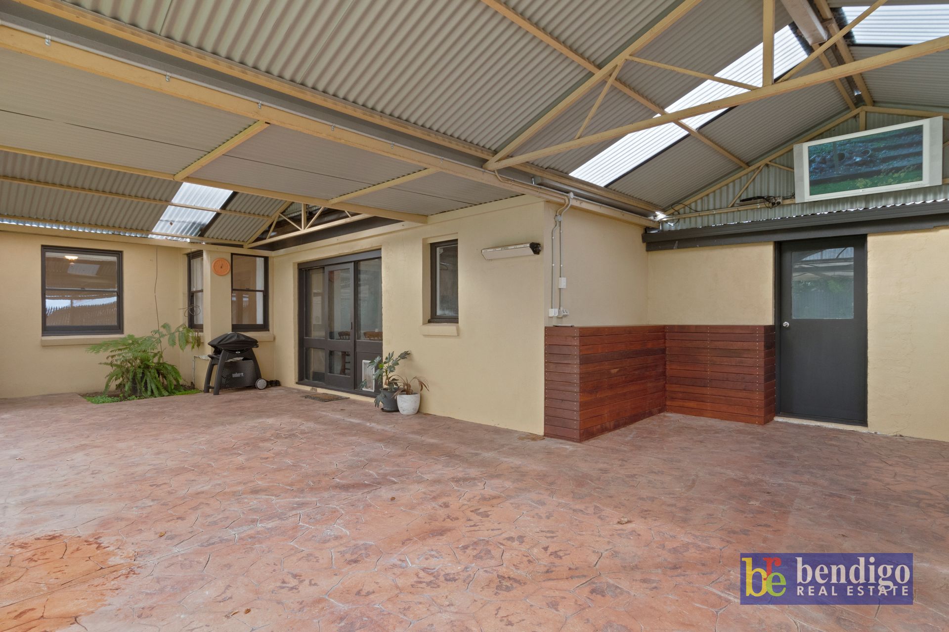 52 Mackenzie Street West, Golden Square Bendigo Real Estate