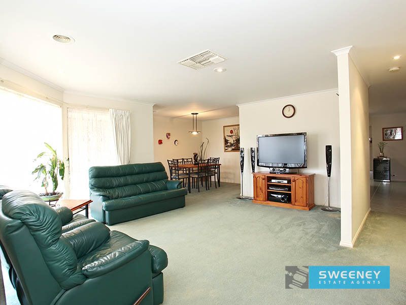9 Curlew Avenue, Altona - Thumbnail 4