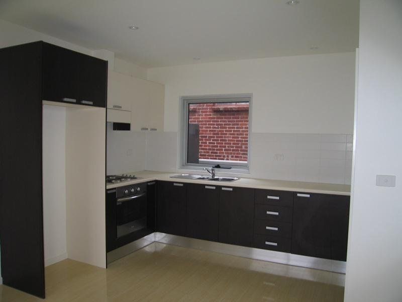 Open Plan Living- Walk to everything