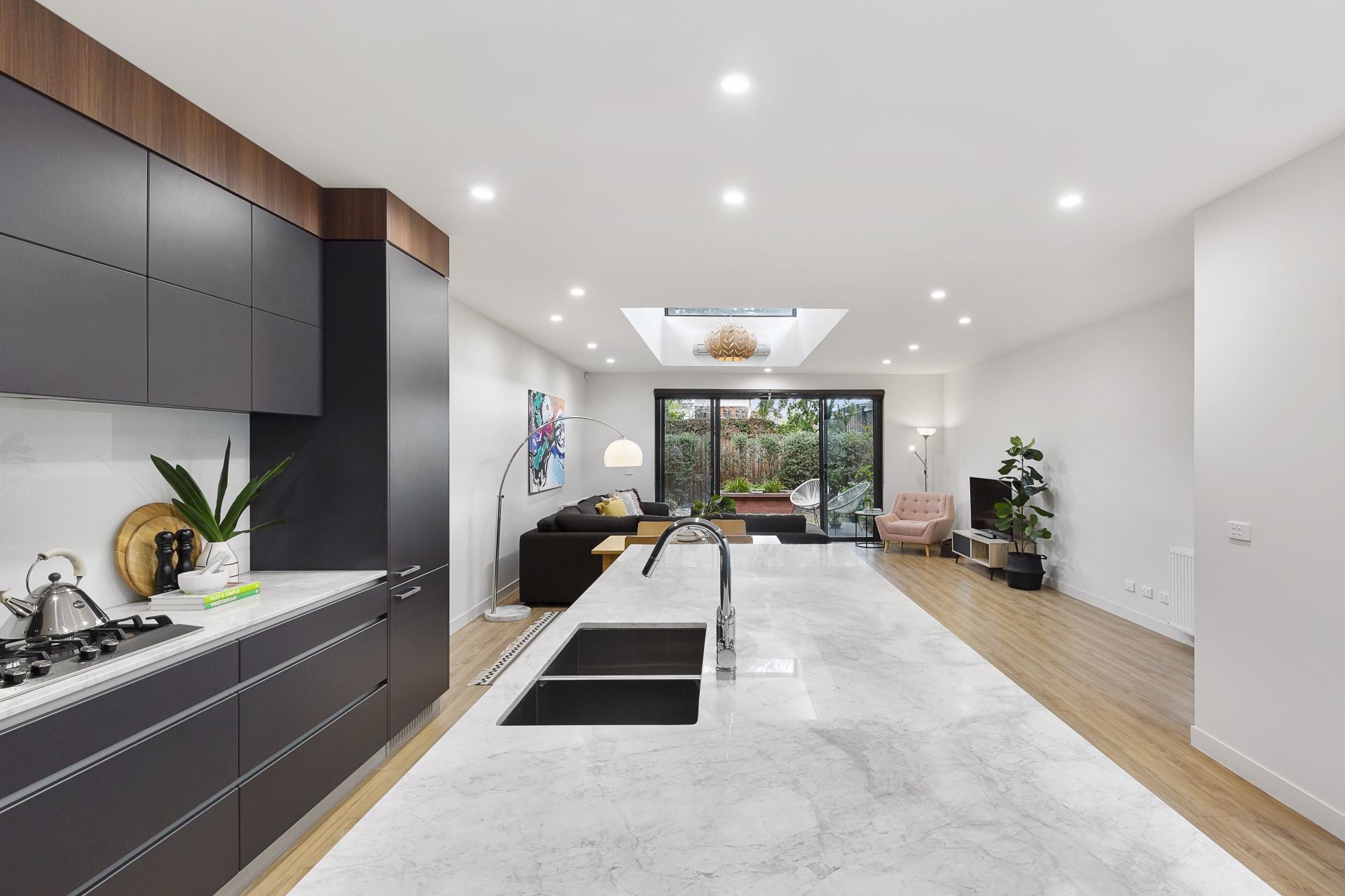 Beautifully Finished Townhouse Ideal For Family Life