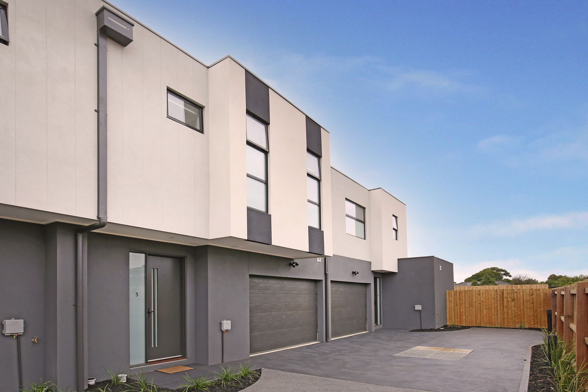 BRAND NEW 3 Bed townhouse in convenient location !! Private Viewings are welcome