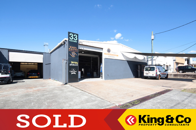 INCREDIBLE FREESTANDER AT UNBELIEVABLE PRICE!