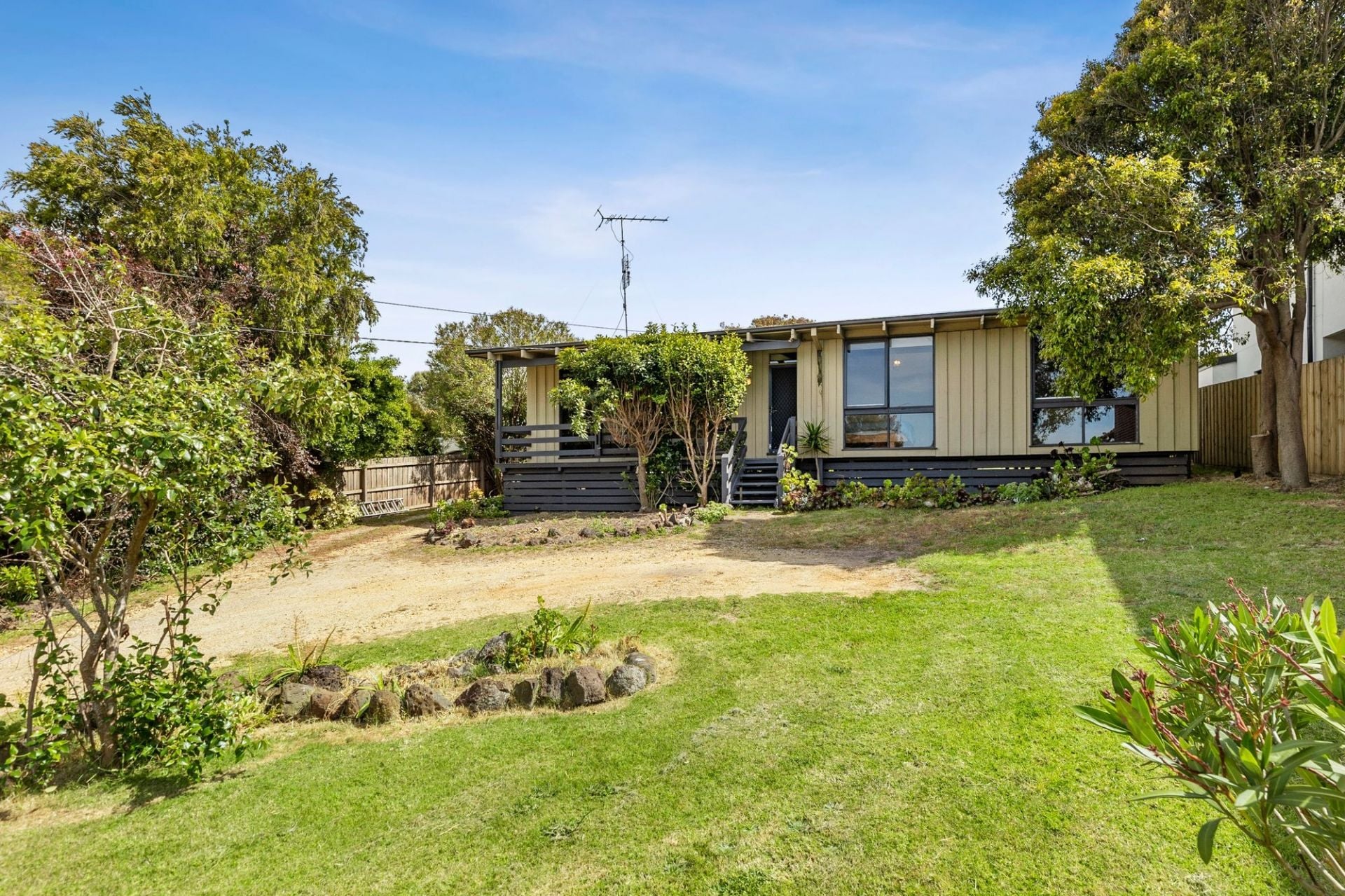 15 Madeley Street Ocean Grove Vic, Ocean Grove - Thumbnail 2