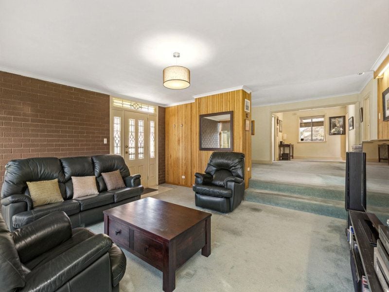 11 Cowra Street, Altona - Thumbnail 2