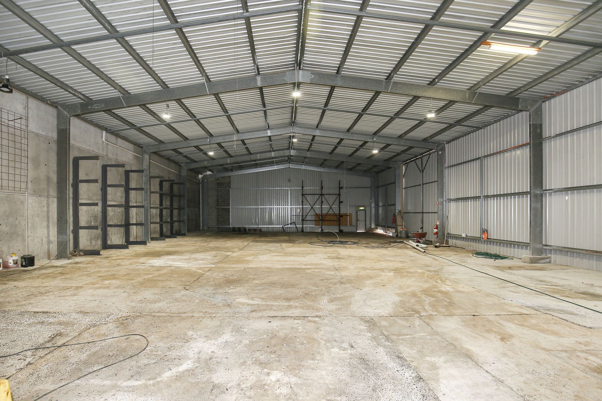 PRIME LOCATION WITH EASY ACCESS TO SYDNEY RD & HUME HWY