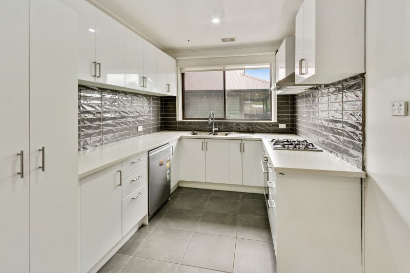 4/71 Barry Street, Reservoir