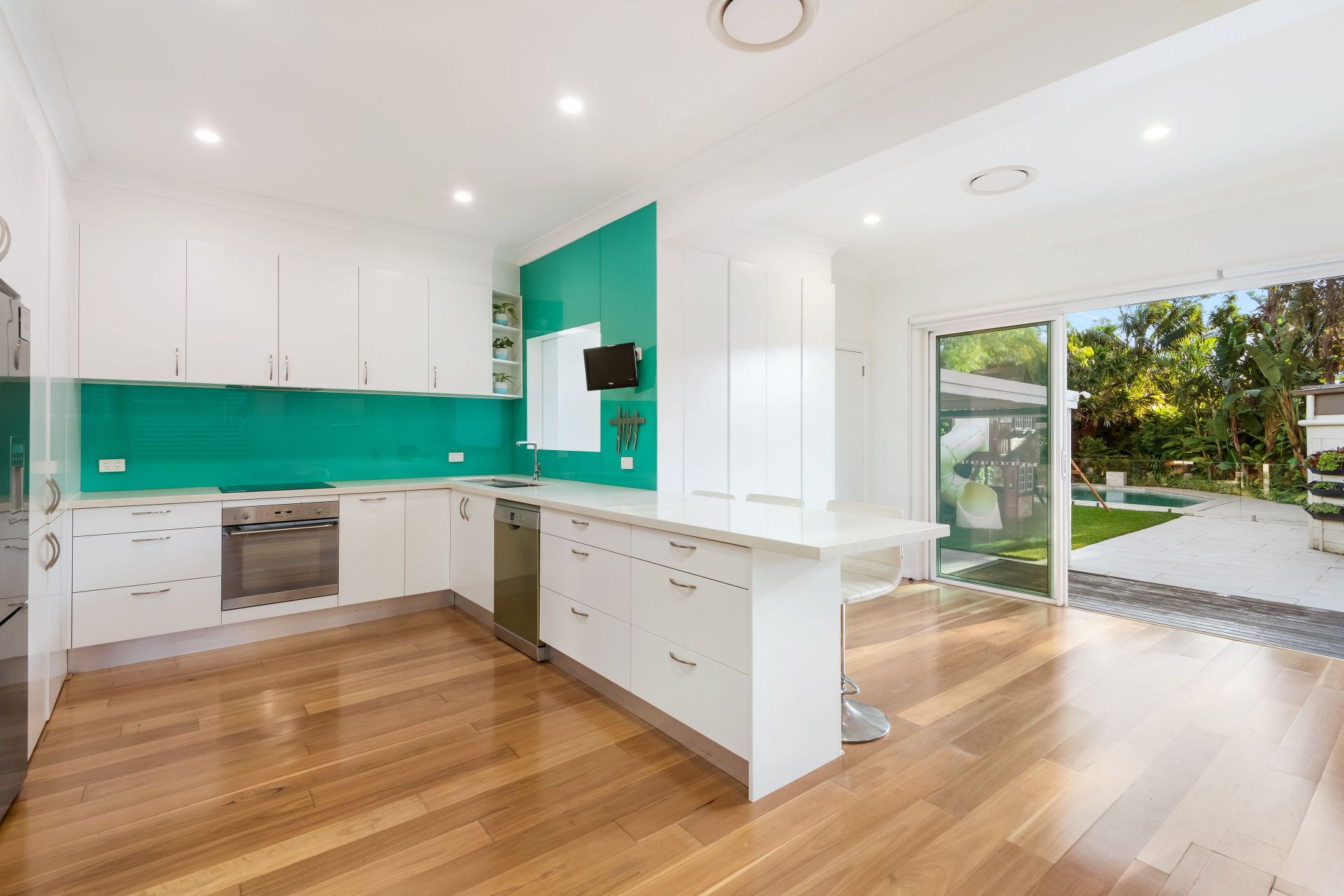 3 Yathong Road, CARINGBAH, Caringbah - Thumbnail 2