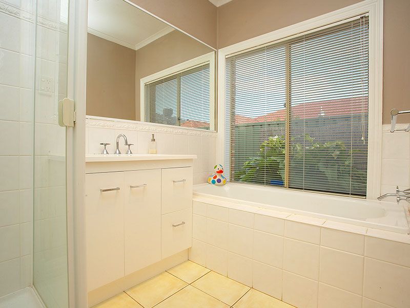 17 Victoria Way, Caroline Springs - Thumbnail 8