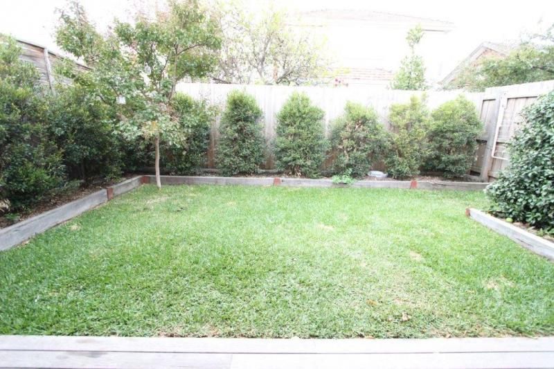 Immaculately Presented Spacious Villa Unit!!!