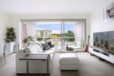 Parkside abode with leafy outlooks to the city skyline