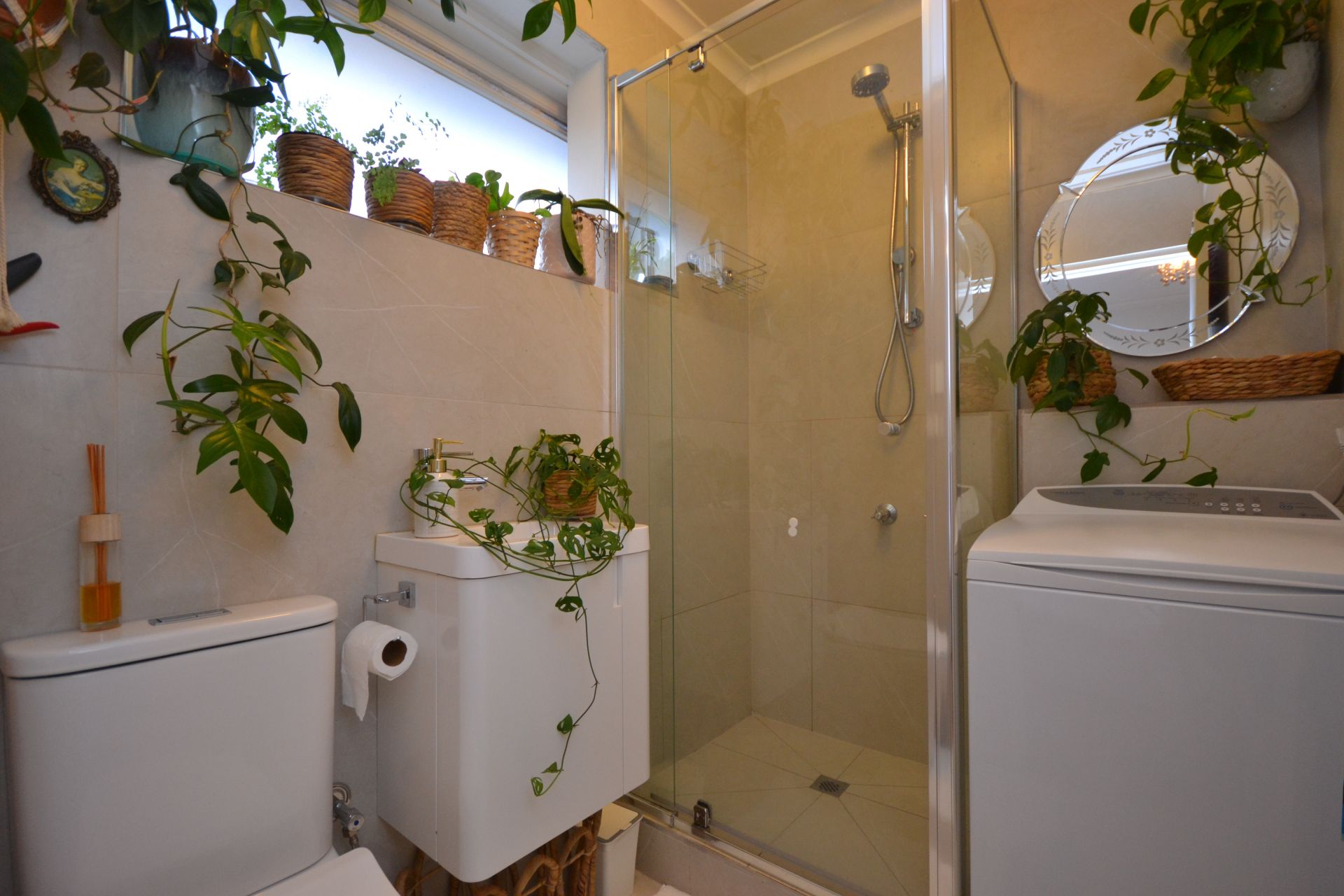 EXQUISITE INTERIORS, IMPECCABLE LOCATION