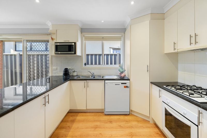 11 Pro Hart Way, Caroline Springs