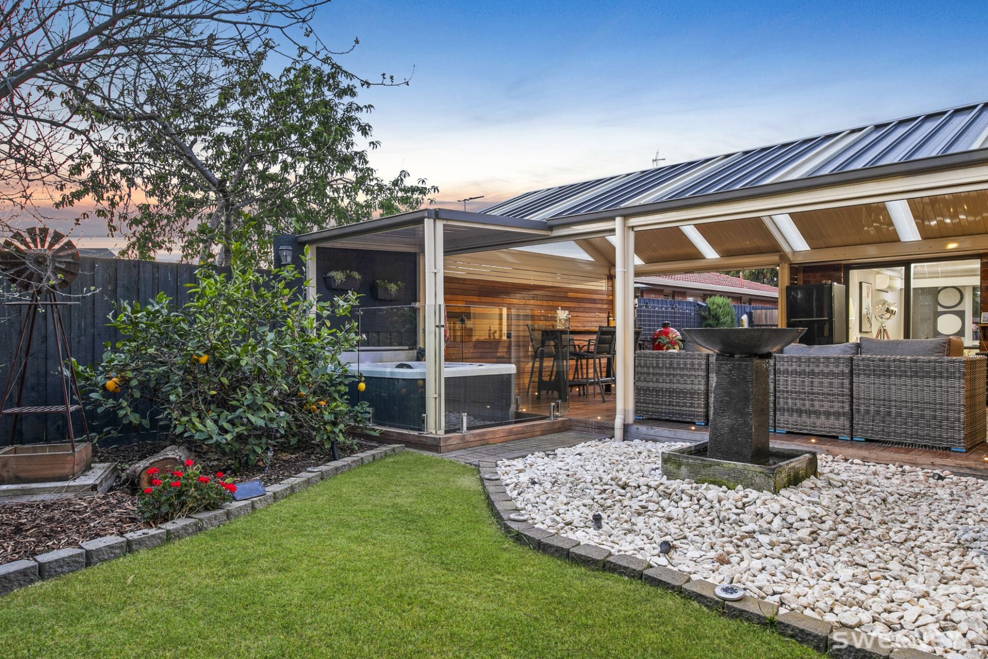 10 Honeysuckle Court, Altona Meadows - Thumbnail 3