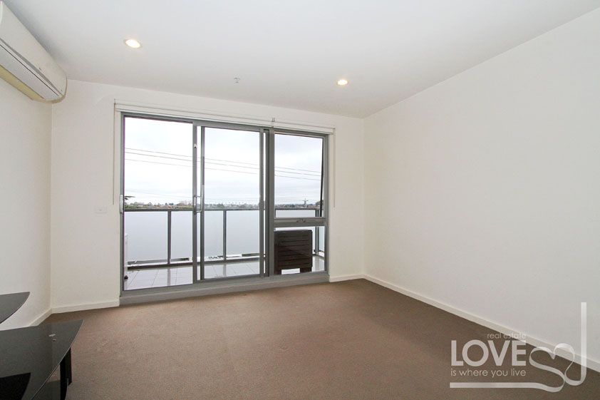 Plenty.. Of options and much more this apartment you'll adore!!