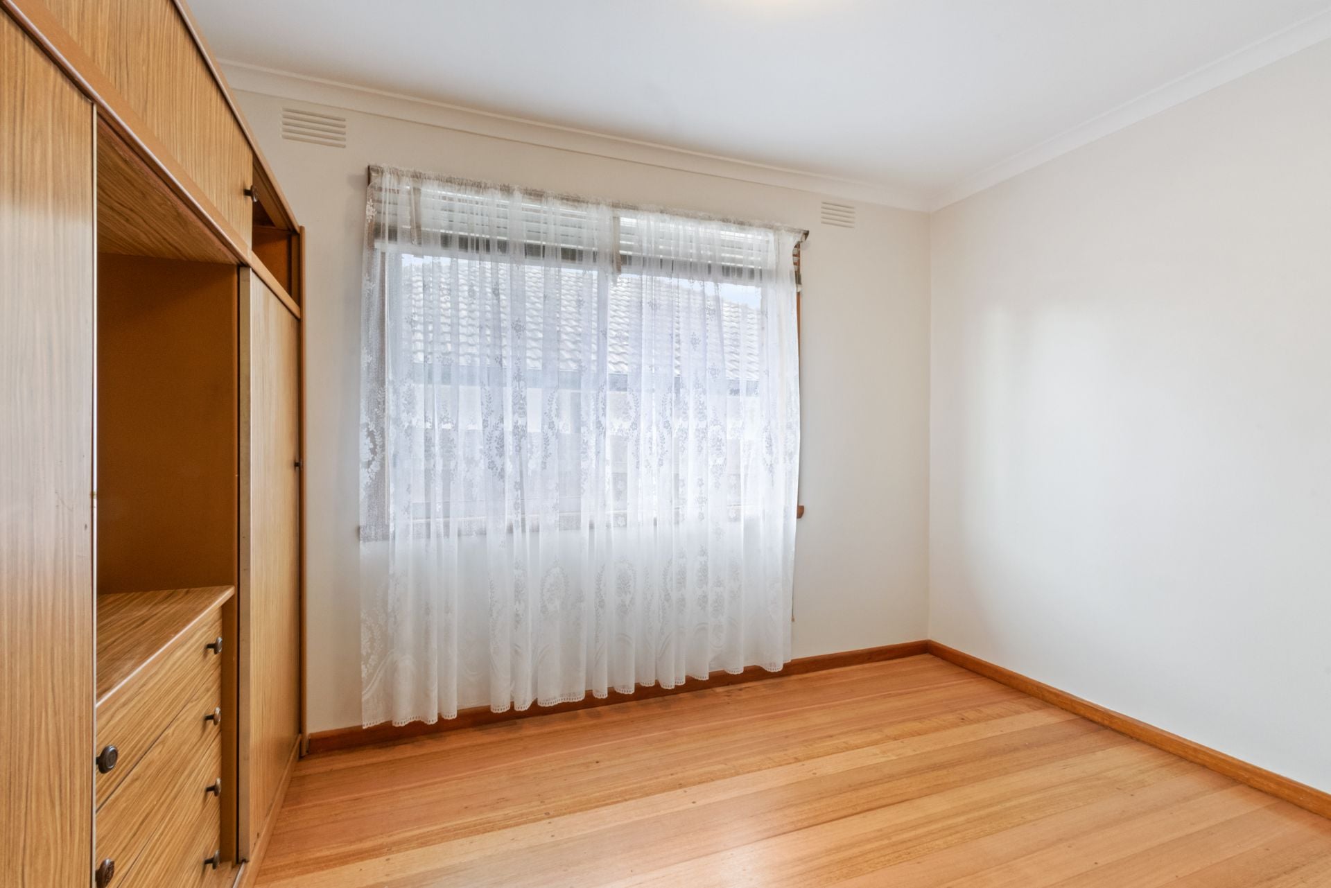 Charming 3-Bedroom home plus Bungalow!