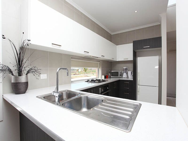 7 Drusilla Place, Caroline Springs - Thumbnail 3