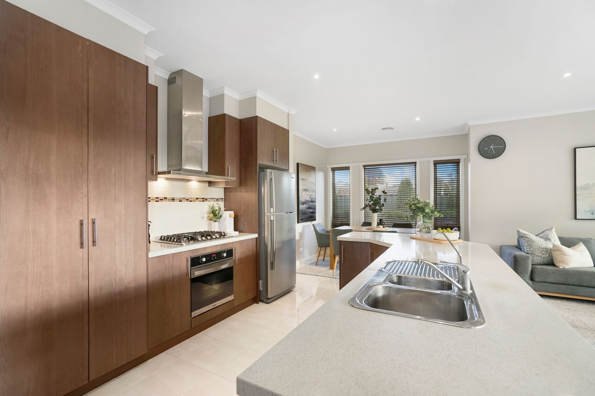 801A Armstrong Street North, Soldiers Hill, Soldiers Hill - Thumbnail 8