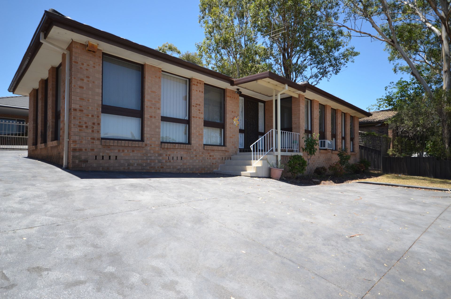 184 James Cook Drive, Kings Langley Elders Kings Langley