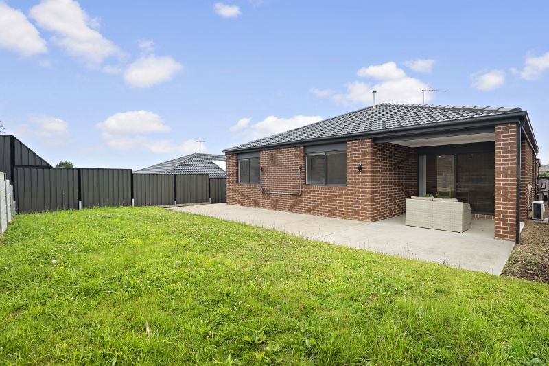10 Dany Road, Pakenham