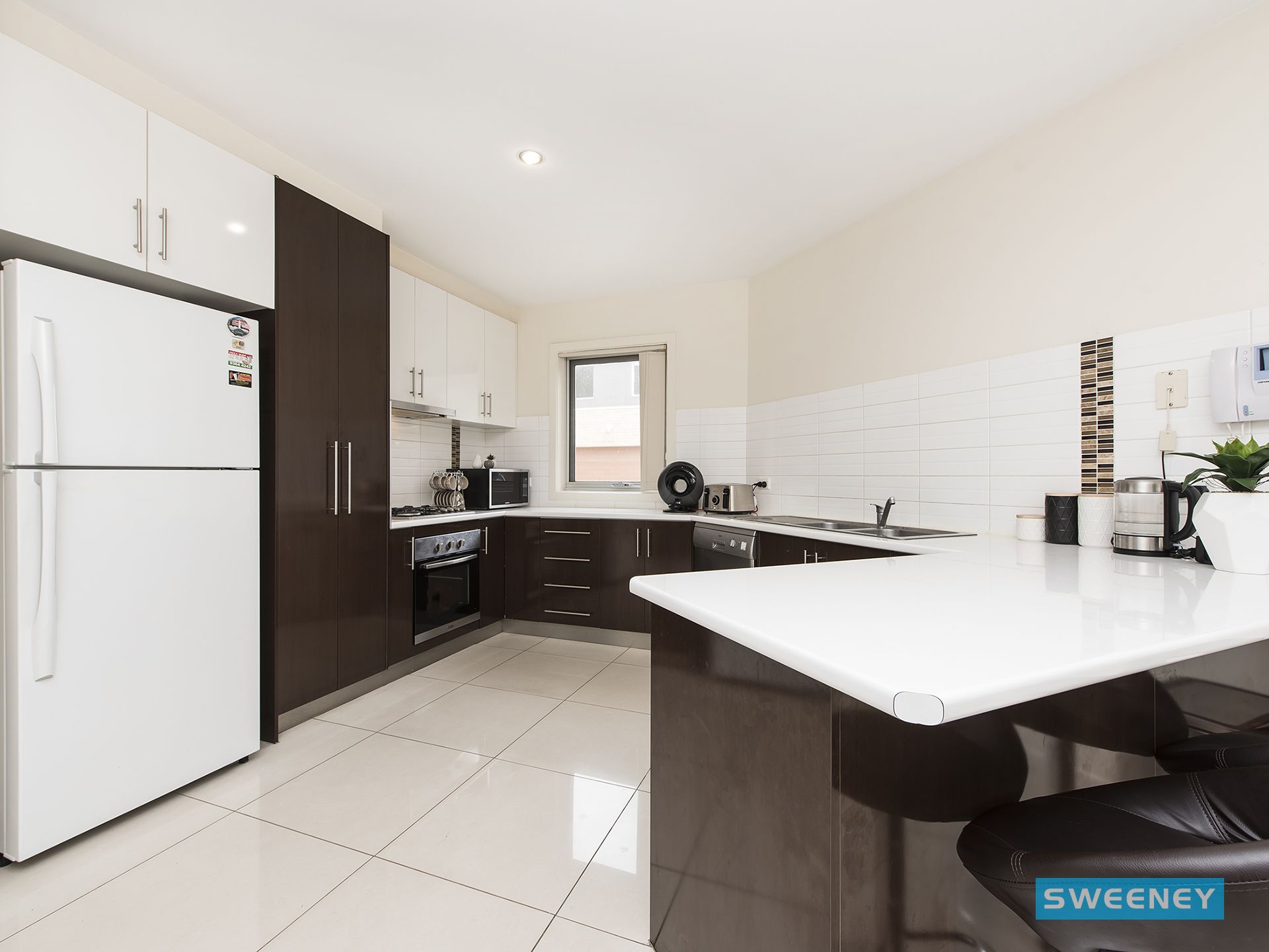 9/5 Strathvea Lane, Caroline Springs - Thumbnail 4