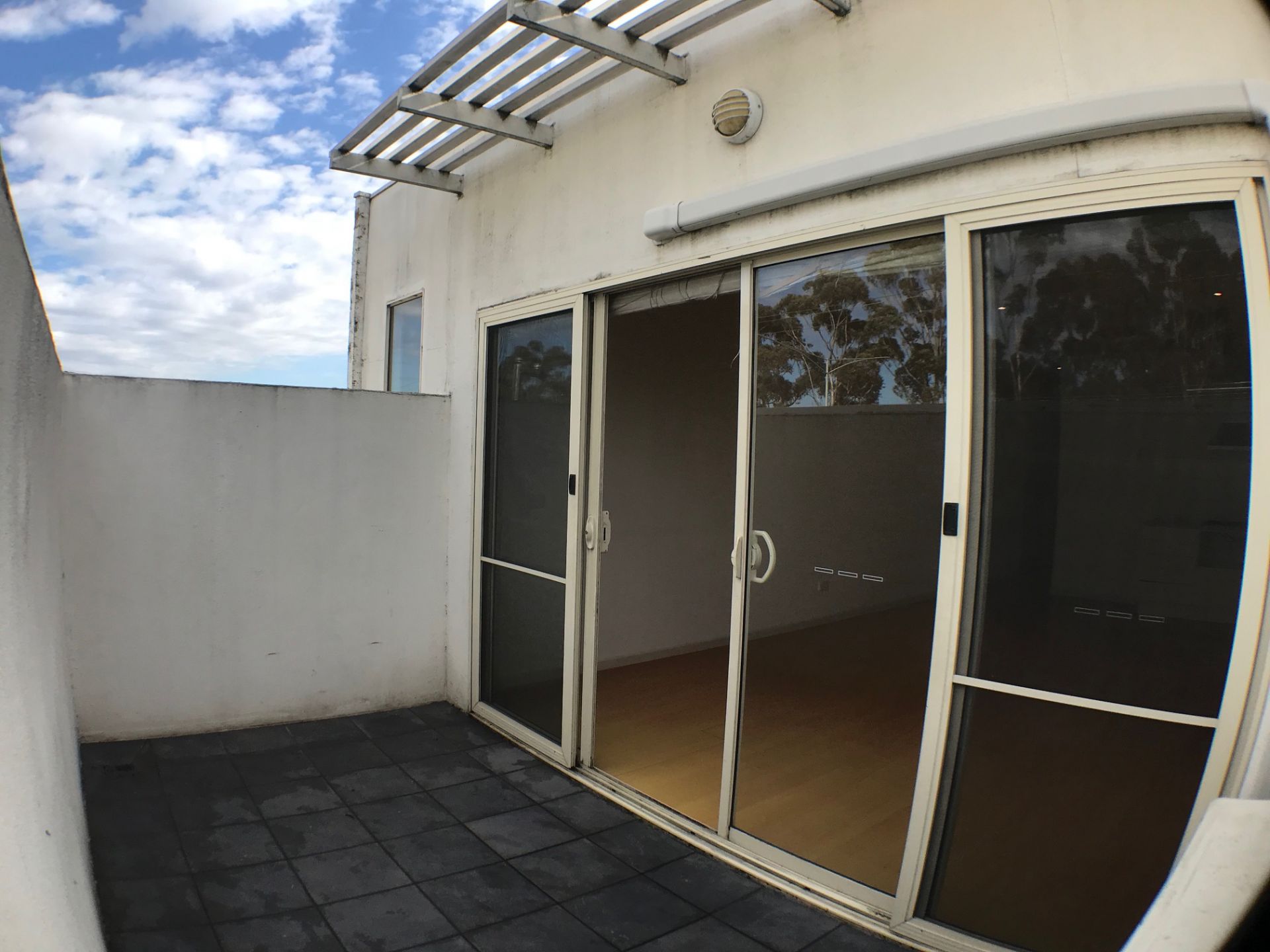 ONE BEDROOM STUDIO APARTMENT   *Insp Thu 16th Aug @ 4:50pm & Sat 18th Aug @ 9:30am*