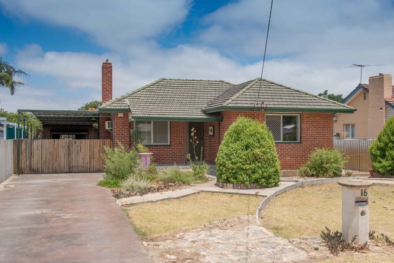 Real Estate For Sale 16 Comino Street Cloverdale , WA