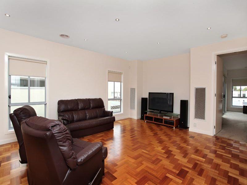 3 Kensington Street, Caroline Springs - Thumbnail 8
