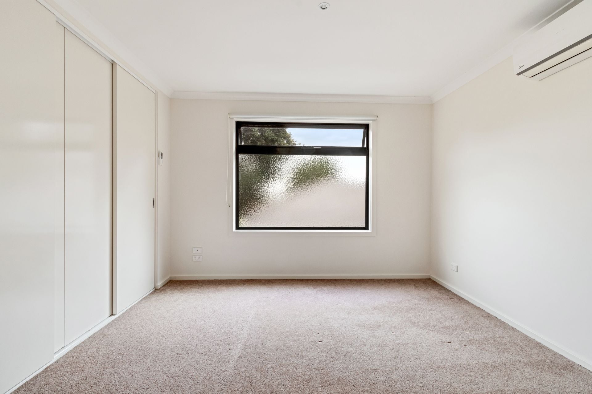 All you need , low maintenance living ** 2 bed townhouse **