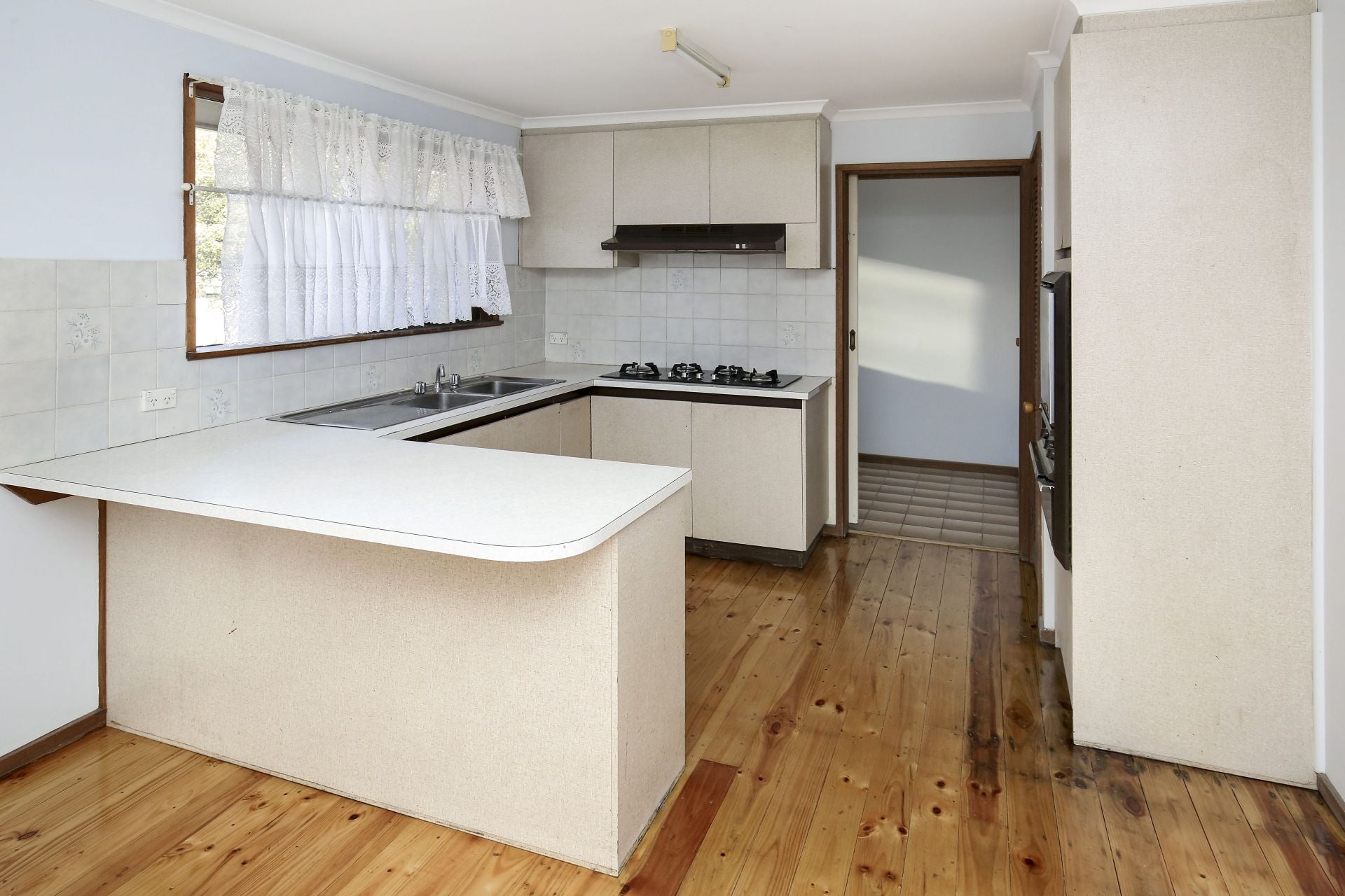 Quiet, Convenient & Minutes To All Amenities!