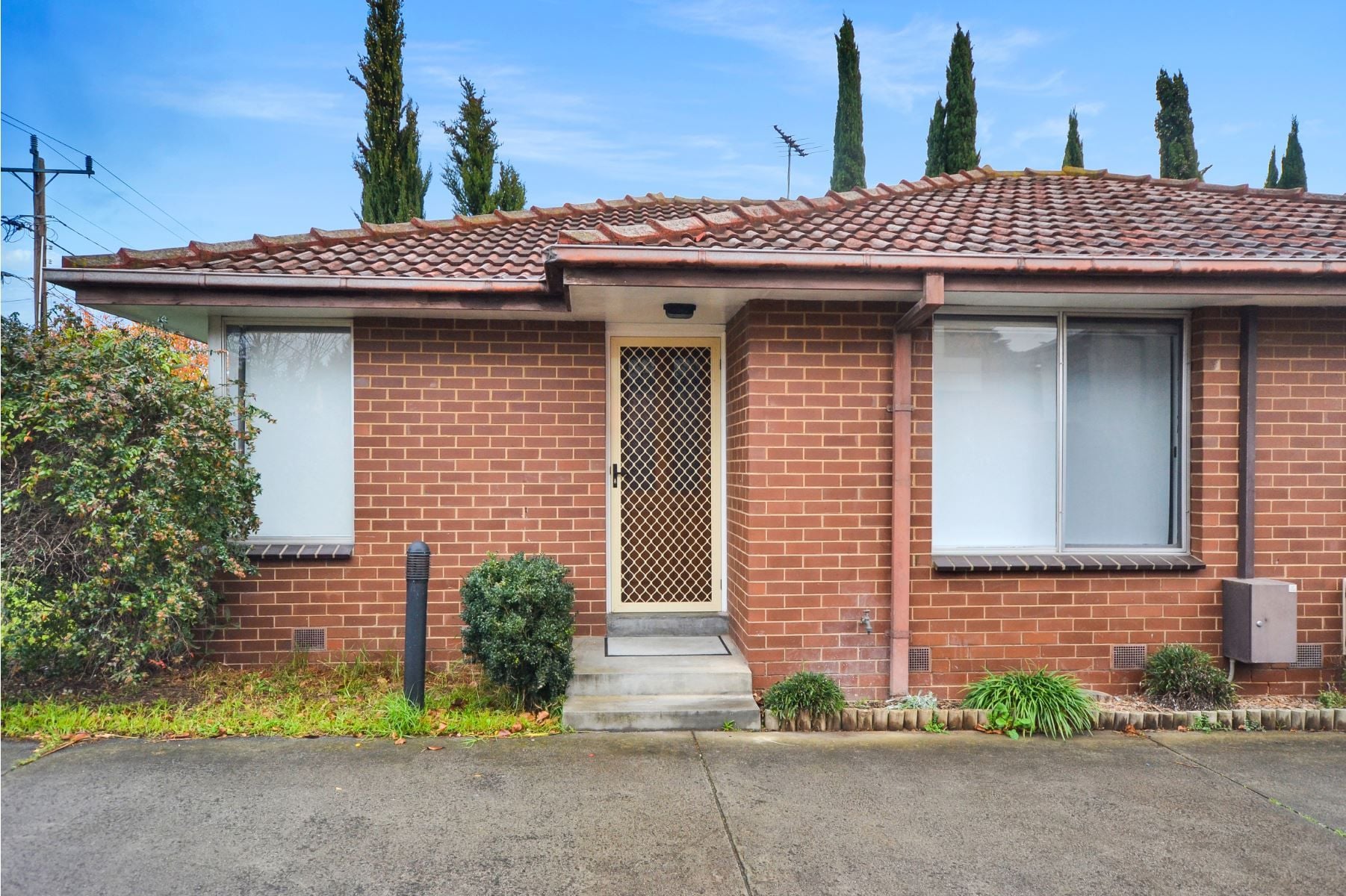SPACIOUS RENOVATED TWO BEDROOM UNIT