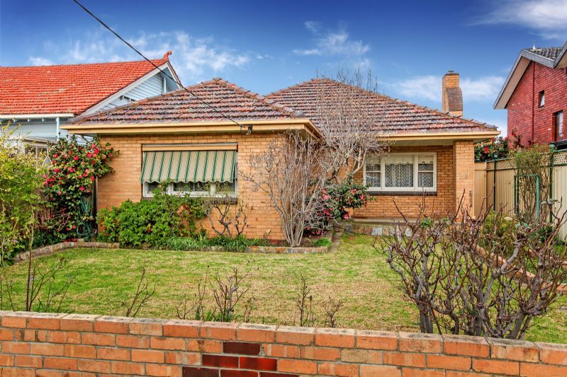 29 Clive Street, West Footscray - Thumbnail 2