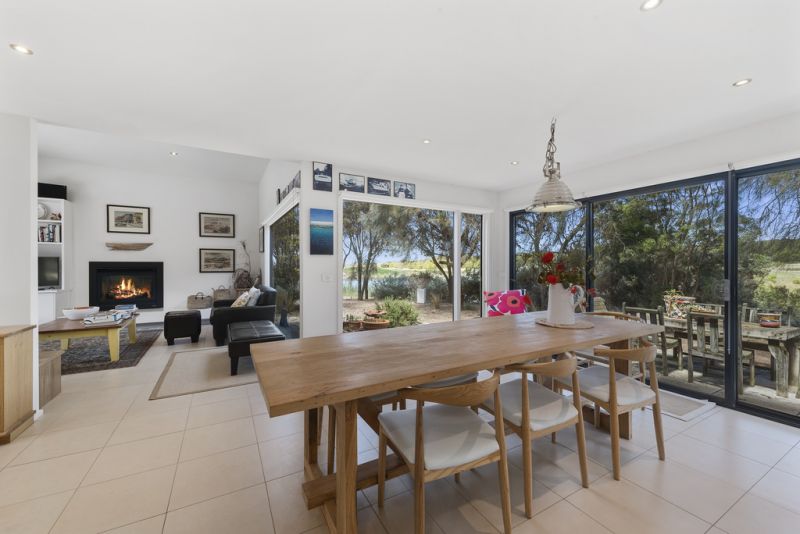64 Sands Boulevard, Torquay - Thumbnail 3