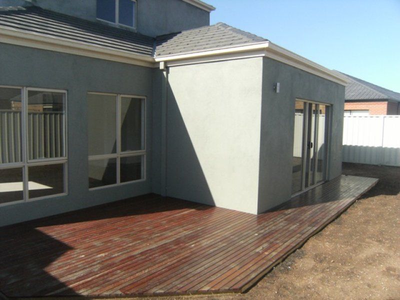 18 Lyme Park Circle, Caroline Springs - Thumbnail 8