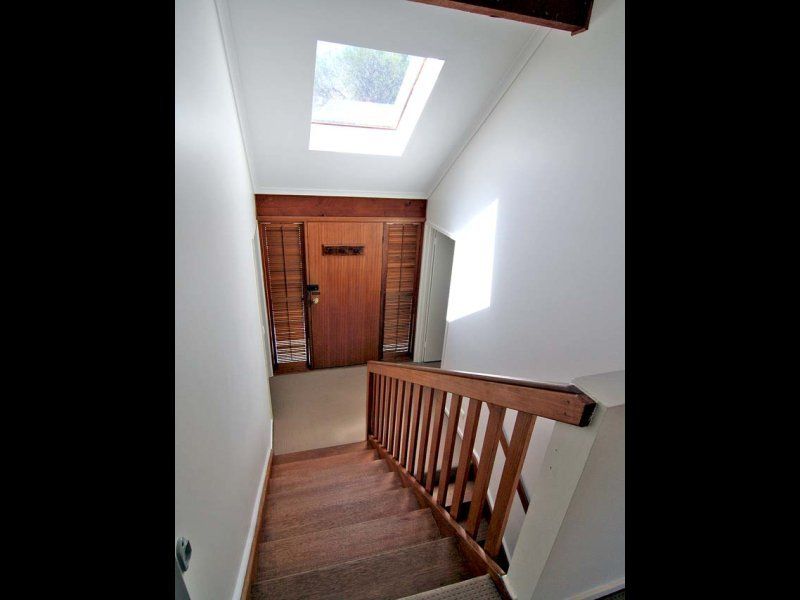 99 Wybalena Grove, Cook - Thumbnail 3