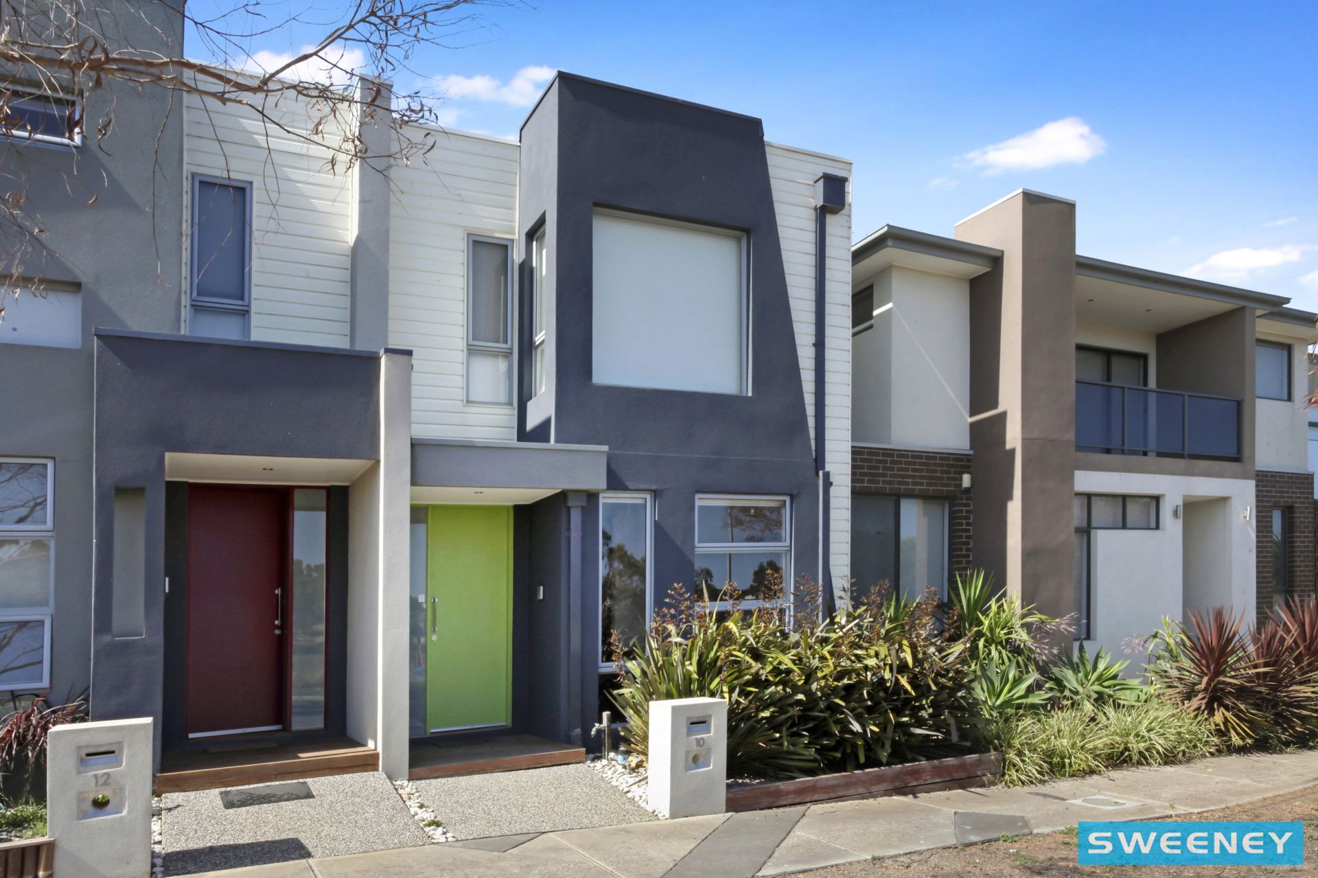 10 Jolimont Street, Caroline Springs - Thumbnail 2