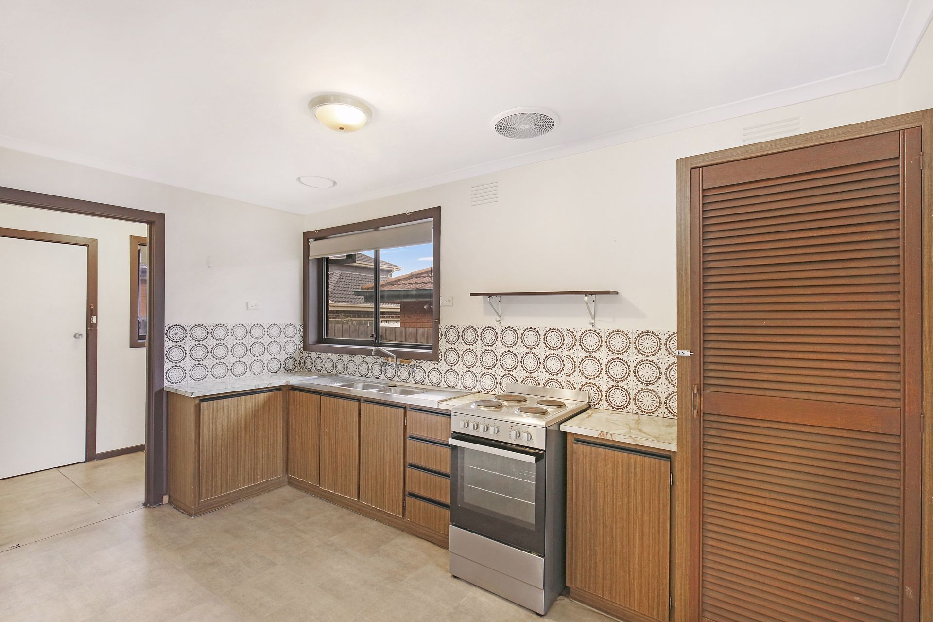Neat and Tidy Two Bedroom In Quite Location !!!