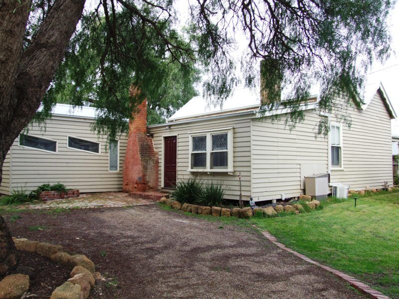13 Lodge Street, Bacchus Marsh - Thumbnail 2