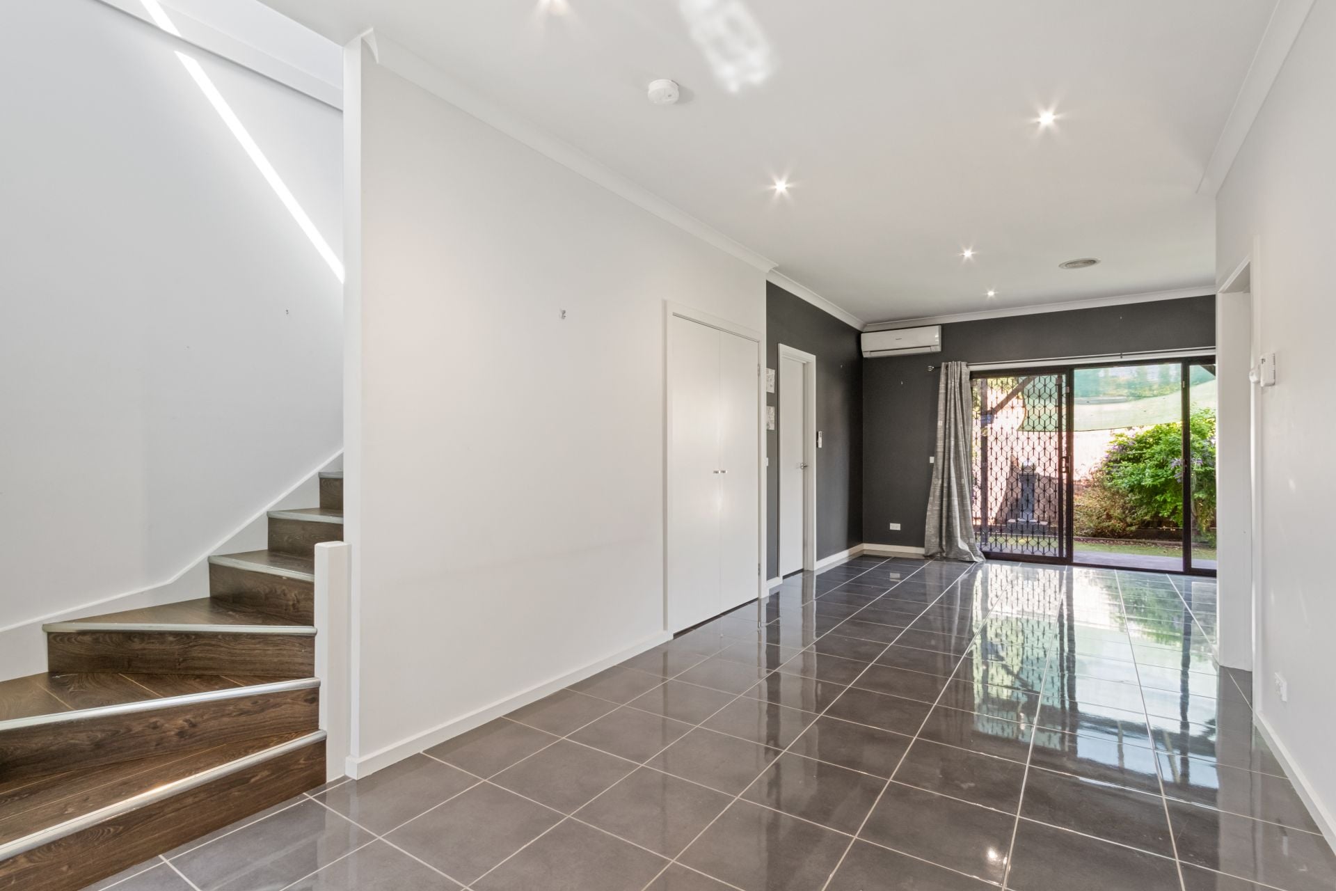 Modern Townhouse in Great Locale