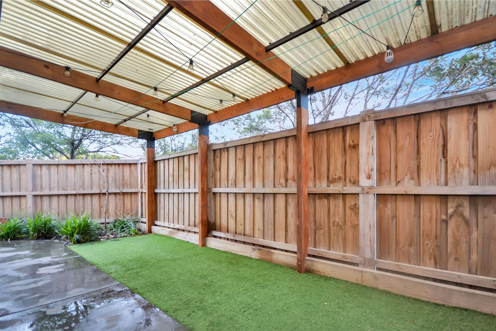 THREE BEDROOM CONTEMPORARY LIVING