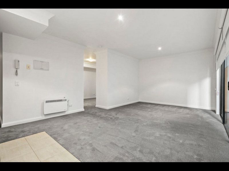 408/69-71 Stead Street, South Melbourne - Thumbnail 4