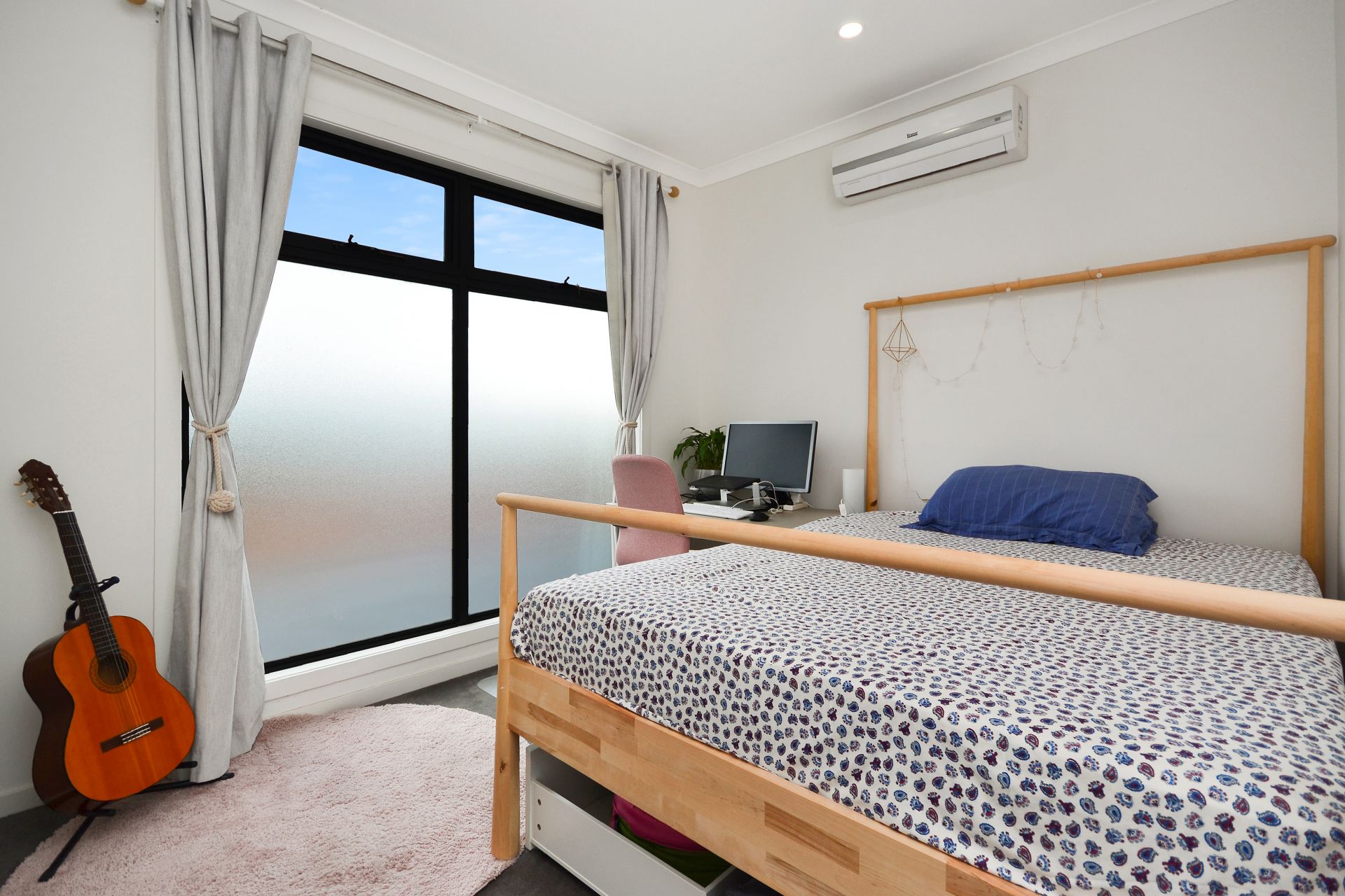 STYLISH MODERN LIVING