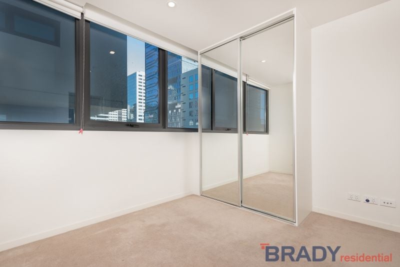 705/8 Sutherland Street MELBOURNE VIC, Melbourne - Thumbnail 2