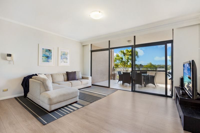 197/4 Dolphin Close, Chiswick