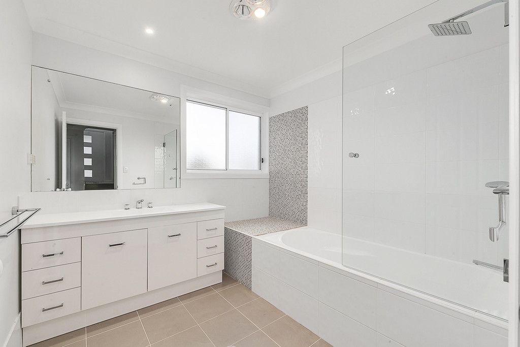 42 Sinclair Drive, BONNY HILLS NSW 2445