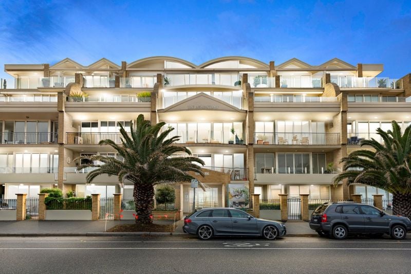 16/156 Beaconsfield Parade, ALBERT PARK Salt Real Estate